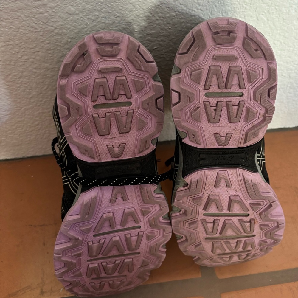 ASICS gels women’s 8.5 black and purple accent sneakers - Picture 5 of 5